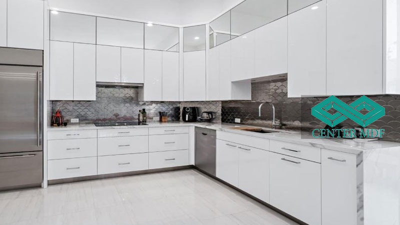 تعویض درب کابینت با هایگلاس