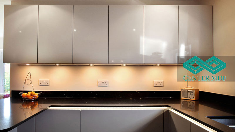 چه رنگی از هایگلاس کمتر لک نشان می دهد؟